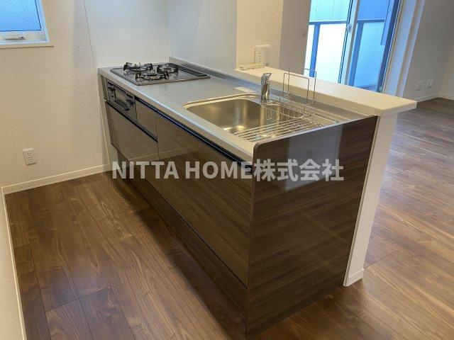 グラン・エストヴィルのキッチン|シンプルで空きのこないカウンターキッチン◇