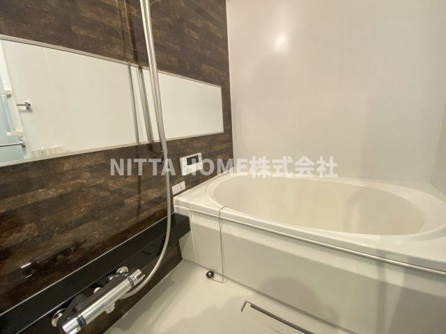 グラン・エストヴィルの浴室|浴槽広々◎追い焚きや浴室乾燥機能が付いています＊