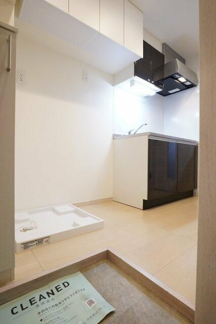 マーベラス鶯谷の玄関