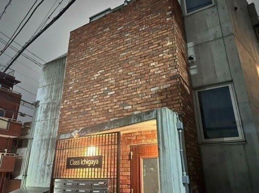 新宿区市谷台町の賃貸マンションの外観