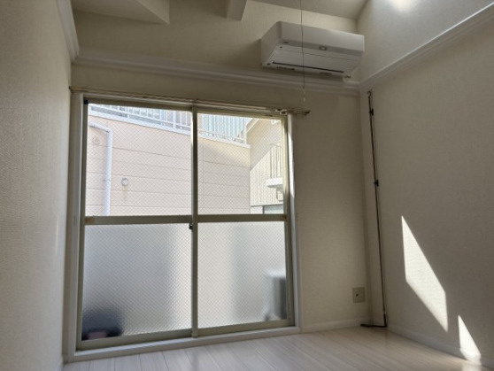 ミナミパレス西舞子の洋室