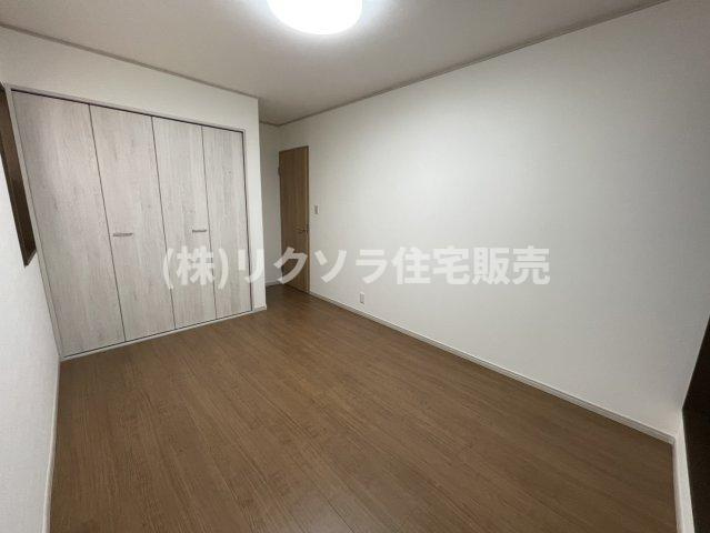 茄子作1丁目　中古一戸建ての洋室|洋室6.5帖
■物件内覧・資金計画相談・住宅ローン相談、リフォーム相談、お問合せ受付中■
※当日・翌日のご内覧、ご相談はお電話でのお問合せがスムーズです！