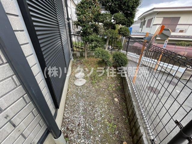 茄子作1丁目　中古一戸建ての庭|■物件内覧・資金計画相談・住宅ローン相談、リフォーム相談、お問合せ受付中■
※当日・翌日のご内覧、ご相談はお電話でのお問合せがスムーズです！