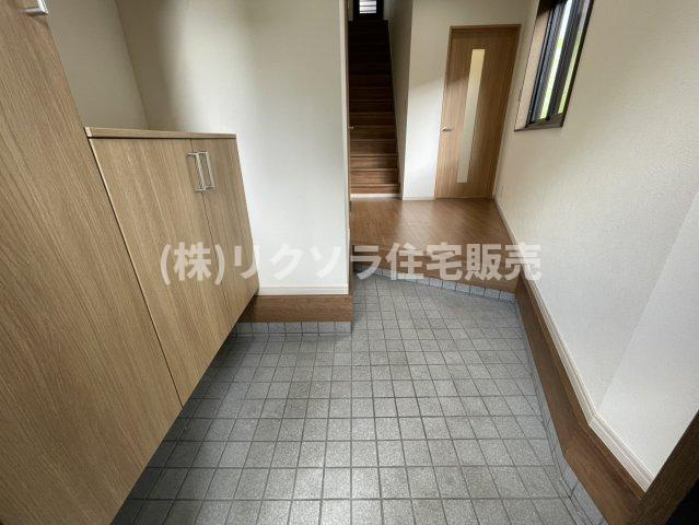 茄子作1丁目　中古一戸建ての内装|玄関内部
■物件内覧・資金計画相談・住宅ローン相談、リフォーム相談、お問合せ受付中■
※当日・翌日のご内覧、ご相談はお電話でのお問合せがスムーズです！