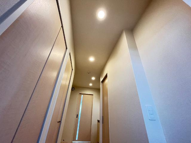 Ｐｌｕｍａ　Ｂｒａｎｃａの玄関|人感センサー付き照明器具