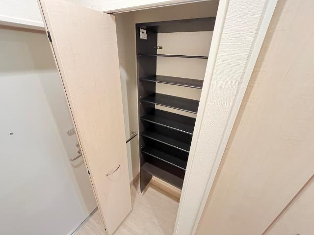 Ｐｌｕｍａ　Ｂｒａｎｃａの収納|縦長のシューズボックス