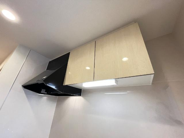 Ｐｌｕｍａ　Ｂｒａｎｃａのキッチン|キッチン吊り戸棚