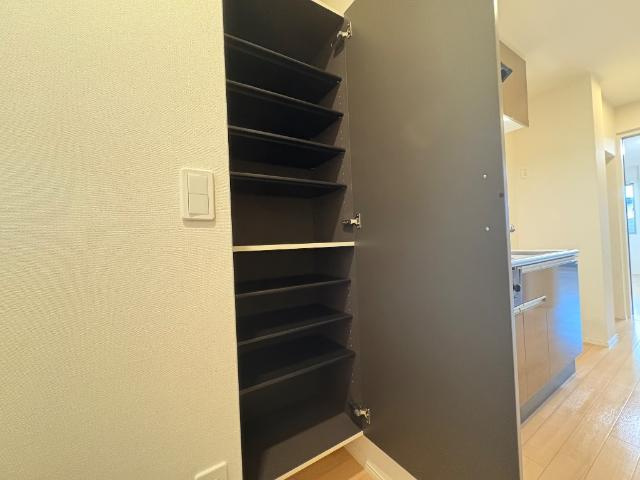 ソレイユ蓮台寺の収納|下駄箱