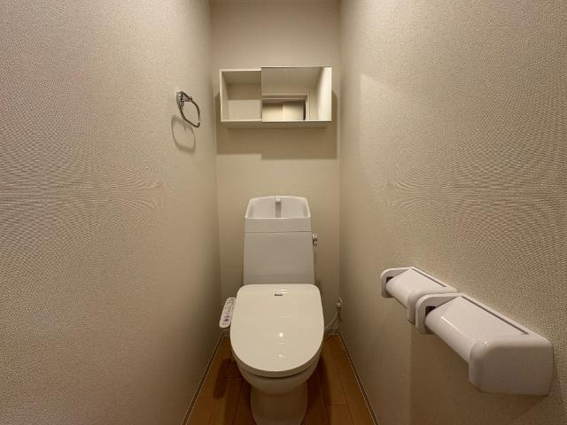 ソレイユ蓮台寺のトイレ|シャワー付トイレ