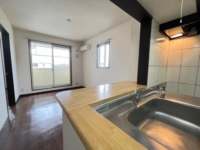 スカイヴィレッジ城南Ｂ棟の居間・リビング|リビング