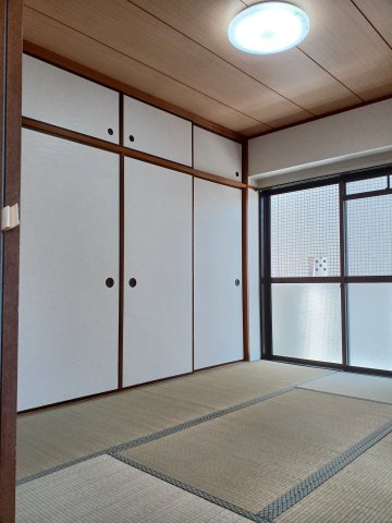 with 赤羽の和室|和室がひろがる居住スペース