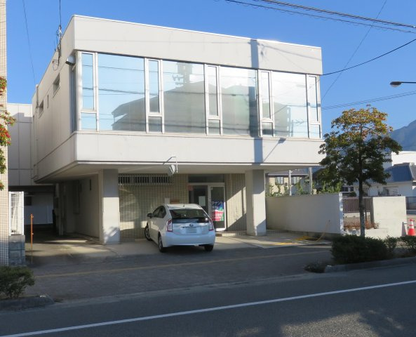 西条市大町の事務所