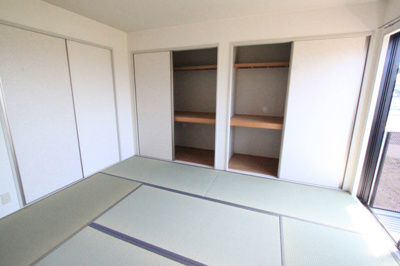 【居間・リビング】 | シャルマンカマダ | 収納力充分