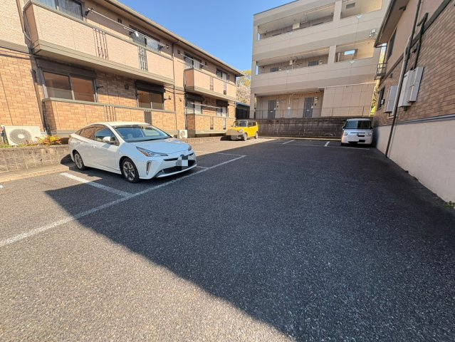 天王ガーデン　Ａの駐車場