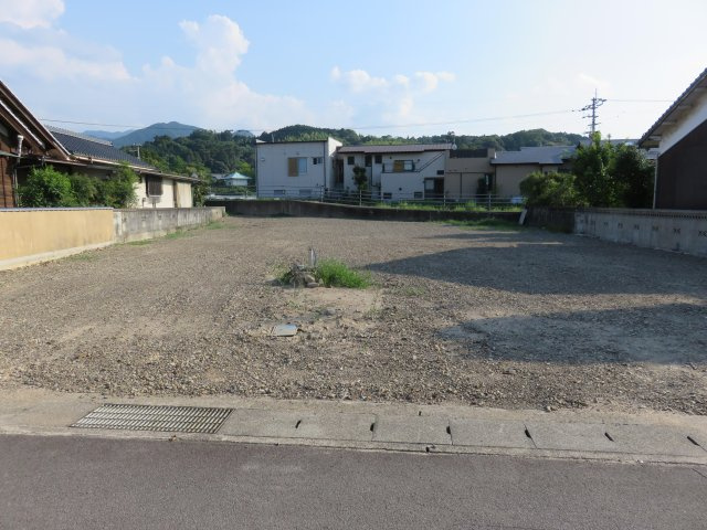西条市小松町新屋敷の売地