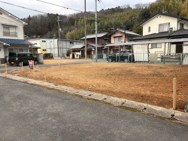 建築条件付き売土地●敷地約５０坪の角地●間取り図は変更可能●南丹市園部町美園町２号の外観|現況更地(２０２６年２月撮影)