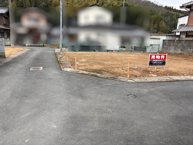 建築条件付き売土地●敷地約５０坪の角地●間取り図は変更可能●南丹市園部町美園町２号の前面道路含む現地写真|前道(２０２６年２月撮影)