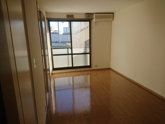 ロゼ・クォーツB棟の居間・リビング