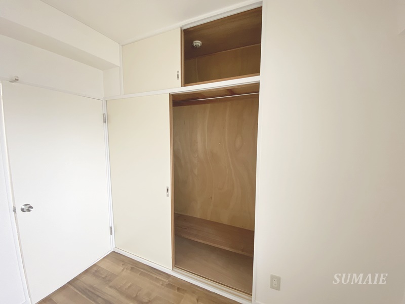 日東北袋ハイツの収納|洋室の収納☆