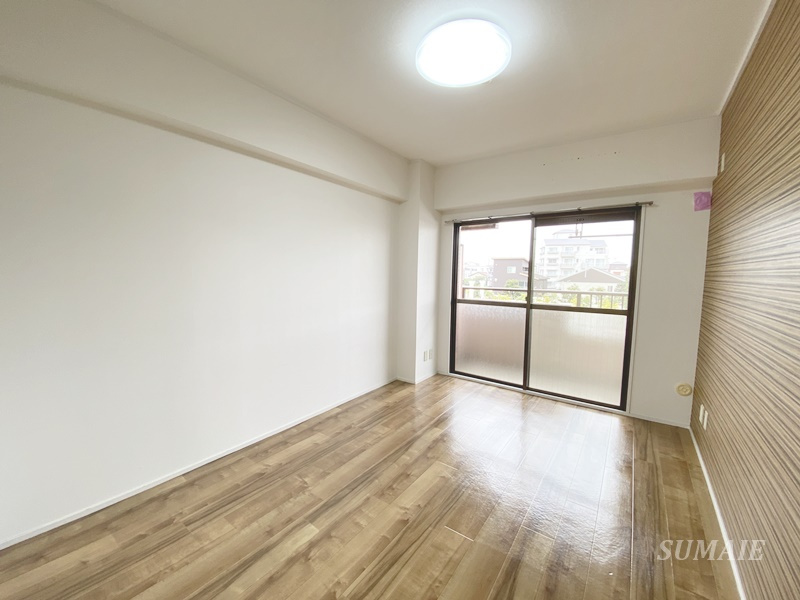 日東北袋ハイツの洋室