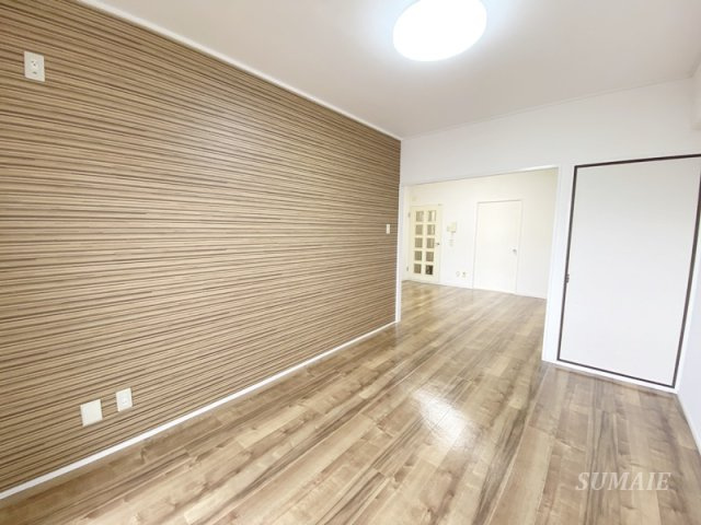 日東北袋ハイツの洋室|リビング別角度☆