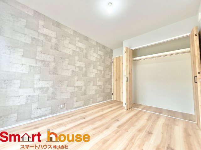 厚木市下荻野　1棟！の洋室|家族一人ひとりの大切なプライベート空間。趣味に合わせて使って頂けるようシンプルに仕上げてあります。暮らし心地を大きく左右する収納を、適材適所に配置し使い勝手を考慮しました。