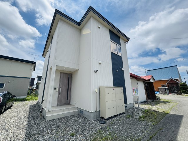 帯広市西2条南37丁目　新築戸建て【西棟】