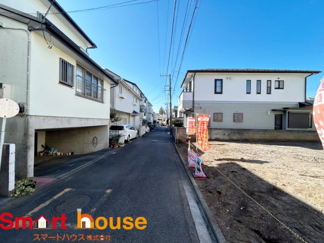相模原市南区豊町　建築条件無し売地の前面道路含む現地写真