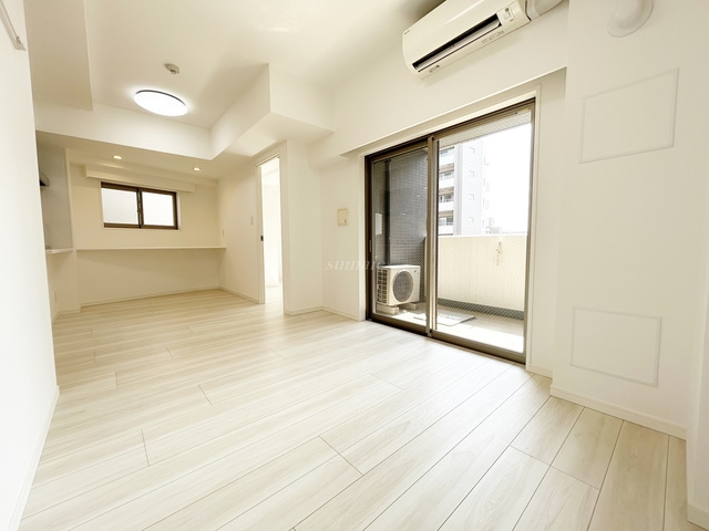 北区神谷１丁目の賃貸マンションの居間・リビング|2面採光のリビングです！