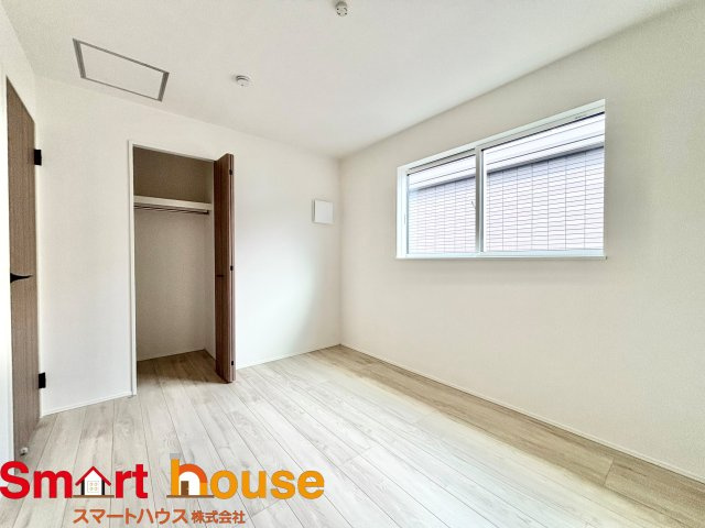 伊勢原市高森台1丁目　最終1棟の洋室|充分な広さと収納機能を備えた部屋はお子様の自発性と成長を促します。お子様の成長を支える、勉強や好きなことに没頭する学びの空間にいかがですか？