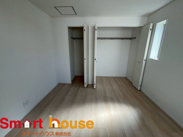 相模原市緑区町屋第36　新築1棟の洋室|光が沢山取り込める大きな窓。2面採光なので、日差しを長時間受ける事が出来る暖かいお部屋です。