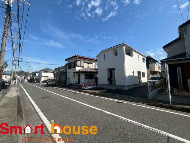 相模原市緑区町屋第36　新築1棟の前面道路含む現地写真|オシャレな外観は、人の目を引くだけではなく自慢したくなりますね！植木を置いたりアレンジは、自由です。自分の好みに仕上げましょう♪