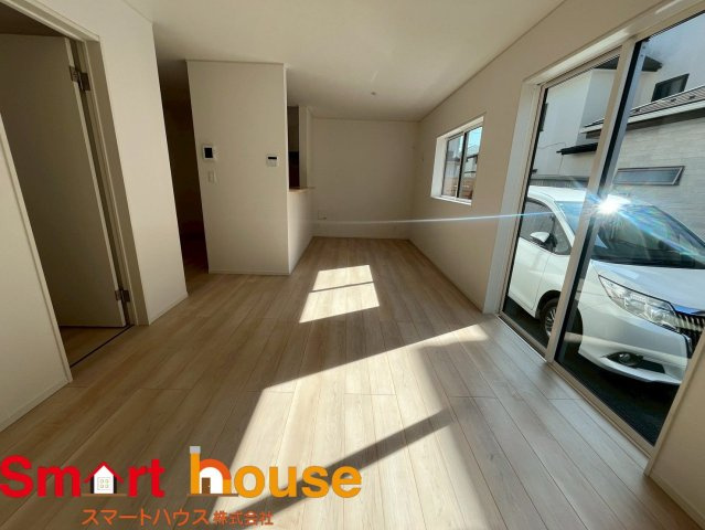 相模原市緑区町屋第36　新築1棟の居間・リビング|ここにはみんなが集い、食事と楽しい会話が始まる。話に夢中になりすぎて、ついつい時を忘れてしまう。そんな束の間の幸せを感じさせてくれる場所。