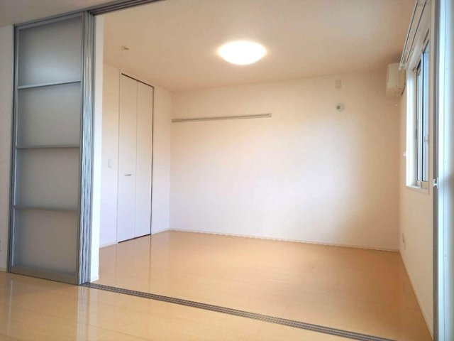 サウスクリスタルの洋室