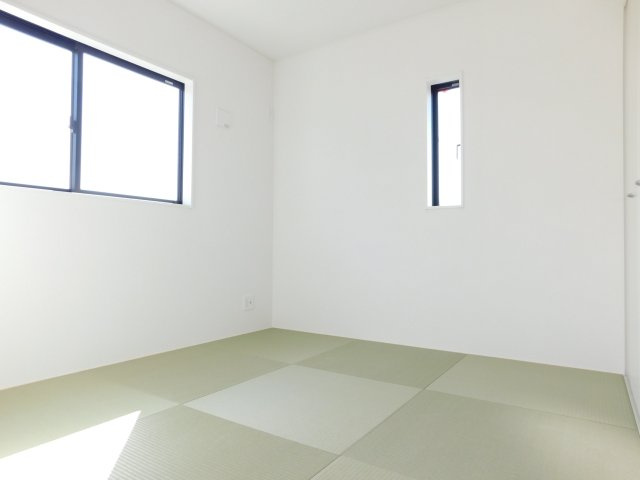 弥富市五之三町川平の新築一戸建の和室|◇洋風和室◇　　お子様の遊び場やお昼寝スペースとしても利用できます♪