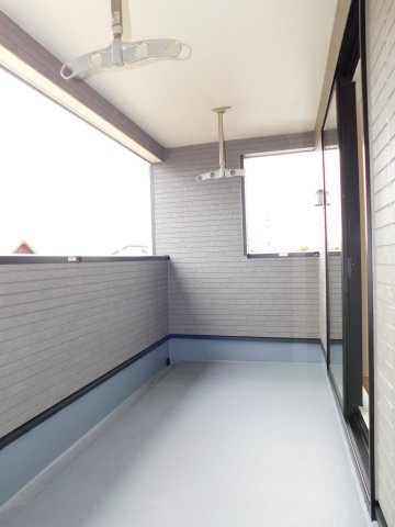 弥富市五之三町川平の新築一戸建のバルコニー|◇バルコニー◇　　急な雨でも安心な広いインナーバルコニー！