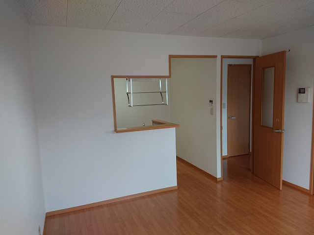 ミヤ・エレガンテⅤの居間・リビング