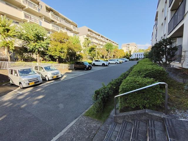 グリーンヒル光善寺住宅第五棟の駐車場|■物件内覧・資金計画相談・住宅ローン相談、リフォーム相談、お問合せ受付中■
※当日・翌日のご内覧、ご相談はお電話でのお問合せがスムーズです！