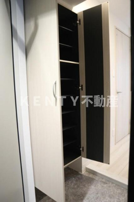 【玄関】 | キャナルテラス品川 | 収納もある玄関です