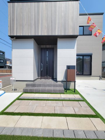 有本1区画（145-3）・新築戸建の玄関