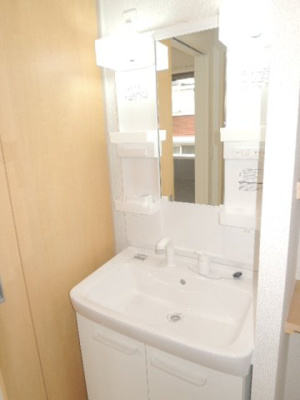 【洗面所】 | ウォーターフロントＢ | 広い洗面スペース