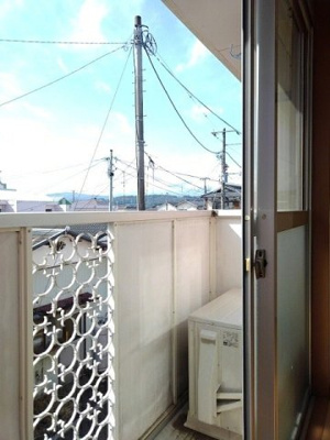 【バルコニー】 | コーポ井出 | 開放的で明るい空間を演出してくれるバルコニーです