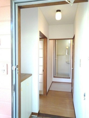 【玄関】 | コーポ井出 | ゆったりとした玄関です