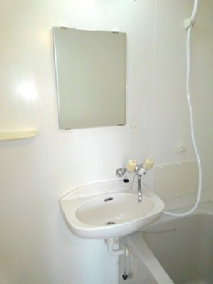 【洗面所】 | コーポ井出 | コンパクトで使いやすい洗面所