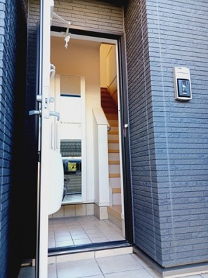 【玄関】 | コウジィ－コ－トⅢ | 収納もある玄関です