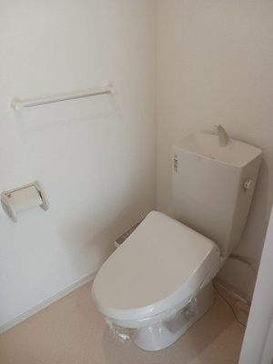 【トイレ】 | コウジィ－コ－トⅢ | 清潔感のあるトイレです