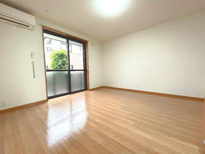 【内装】 | 中宿ベース | 洋室