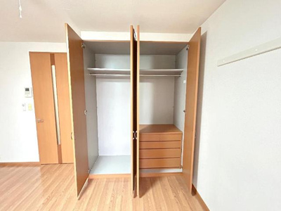 【内装】 | 中宿ベース | 洋室