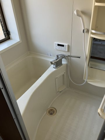 大嶽様戸建ての浴室