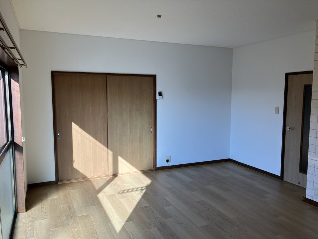 大嶽様戸建ての居間・リビング